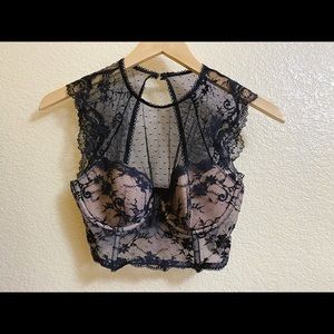 NWT Victoria Secret Woman Lace Bra Bustier 32D